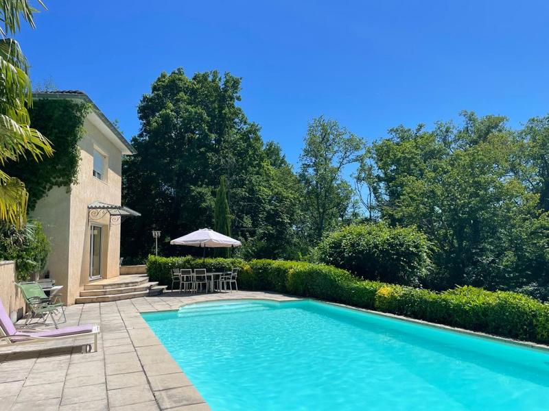 Villa - 227 m² - 6 pièces