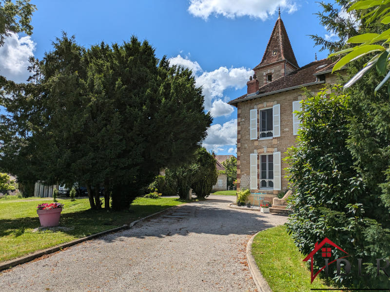 Villa - 270 m² - 12 pièces