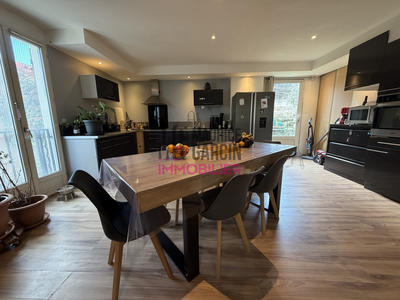 Maison - 96 m² - 5 pièces