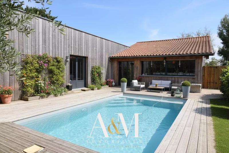 Maison - 180 m² - 7 pièces