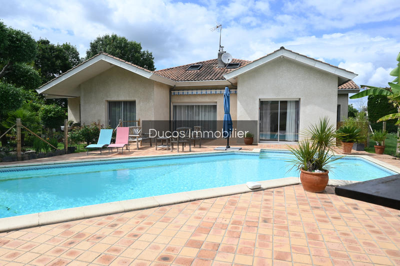 Maison - 212 m² - 6 pièces