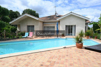 Maison - 212 m² - 6 pièces