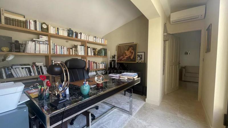 Maison - 195 m² - 6 pièces