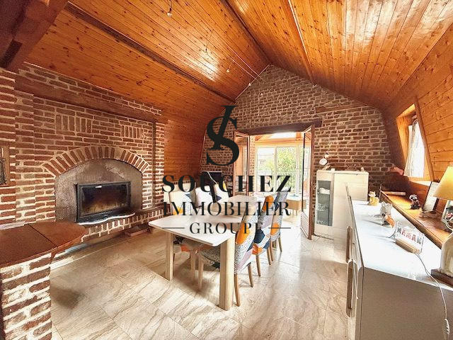 Maison - 250 m² - 8 pièces