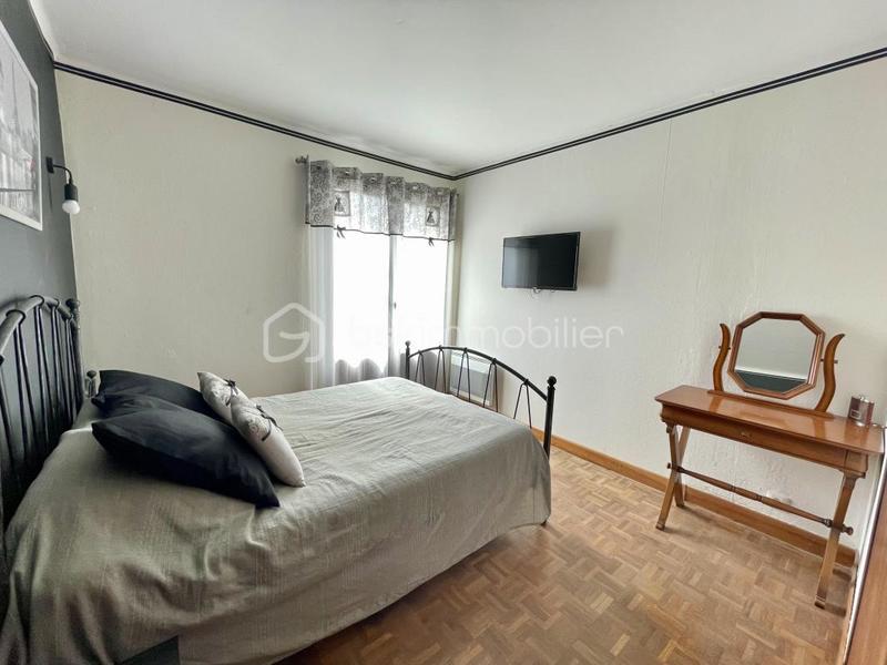 Maison - 180 m² - 9 pièces