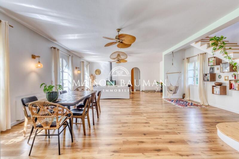 Maison - 273 m² - 6 pièces