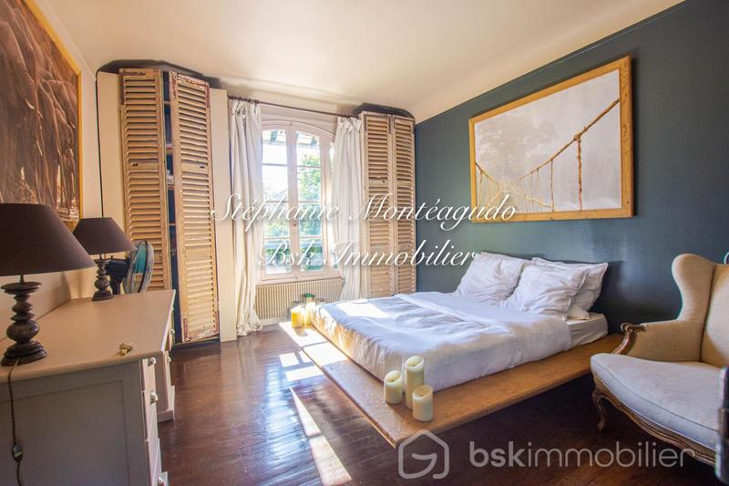 Demeure - 243 m² - 7 pièces