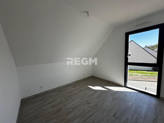 Maison - 104 m² - 6 pièces