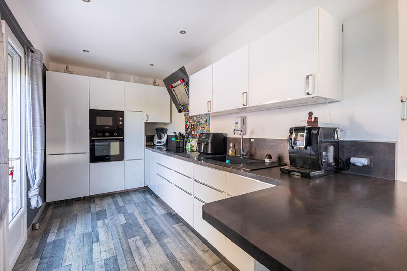 Maison - 168 m² - 7 pièces