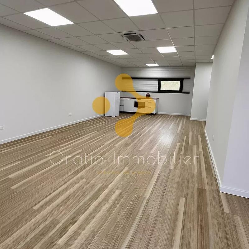 Bureau - 50 m² - 1 pièce