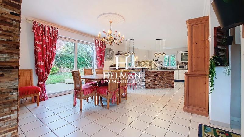 Maison - 215 m² - 7 pièces