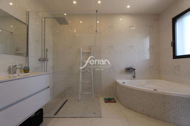 Villa - 152 m² - 4 pièces