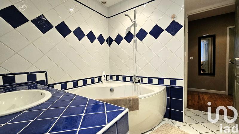 Maison - 180 m² - 7 pièces