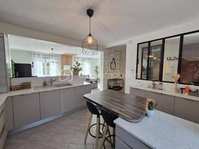 Maison - 102 m² - 6 pièces