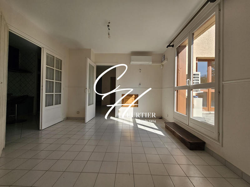 Appartement - 110 m² - 5 pièces