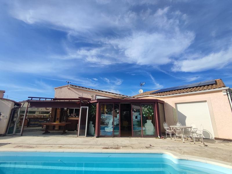 Maison - 230 m² - 6 pièces