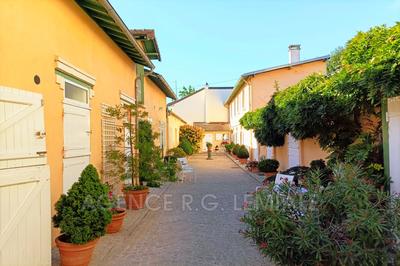 Maison - 331 m² - 10 pièces