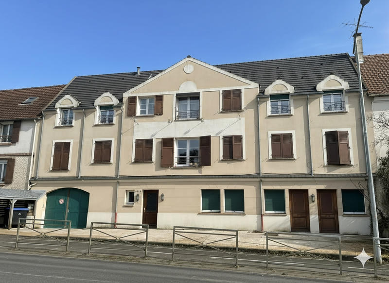 Propriété - 216 m² - 9 pièces