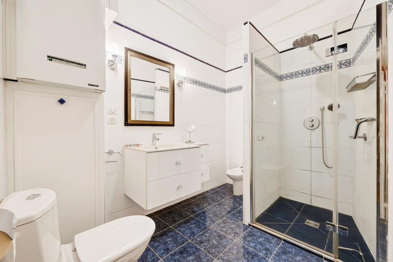 Appartement - 186 m² - 6 pièces