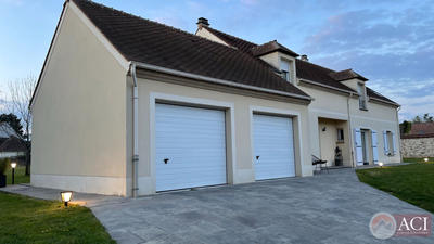 Maison - 207 m² - 8 pièces