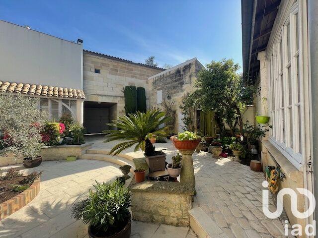 Maison - 288 m² - 9 pièces