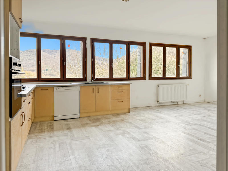 Maison - 88 m² - 4 pièces