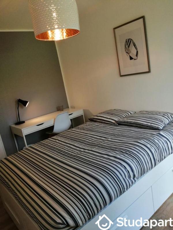 Chambre - 12 m² - 1 pièce