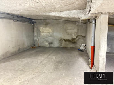 Parking / Garage - 12 m²