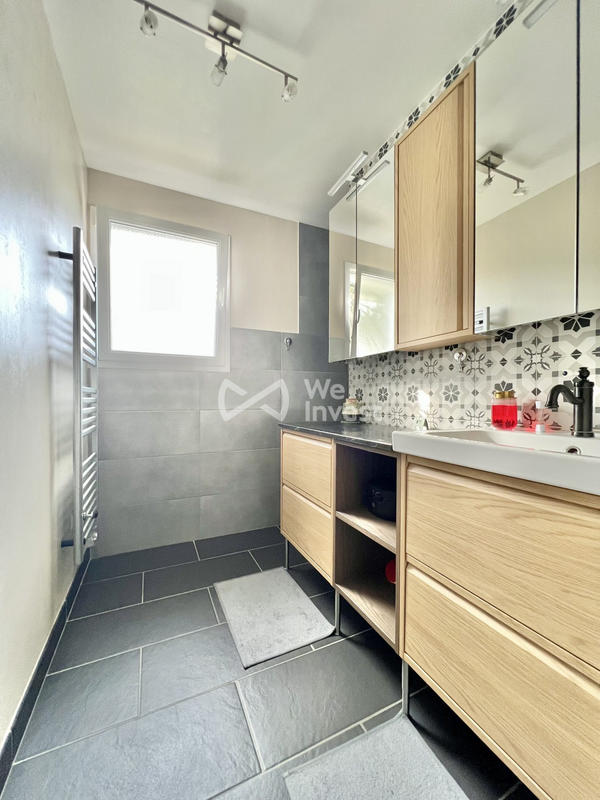 Maison - 95 m² - 5 pièces