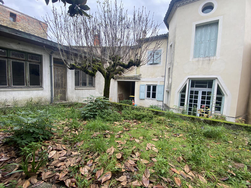 Maison - 230 m² - 10 pièces