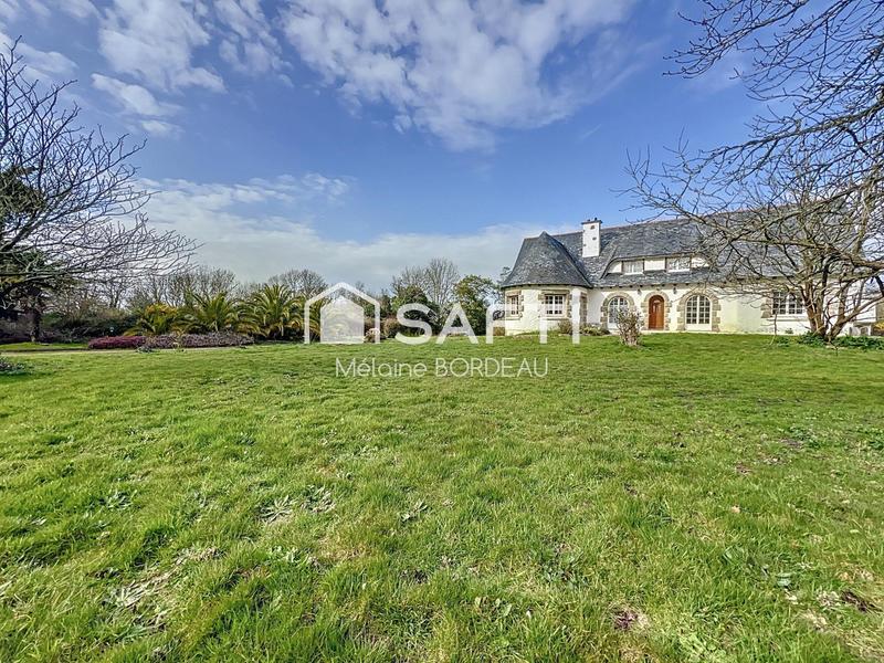 Maison - 230 m² - 10 pièces