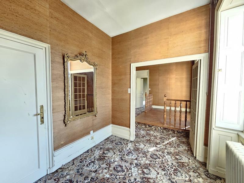 Appartement - 175 m² - 6 pièces