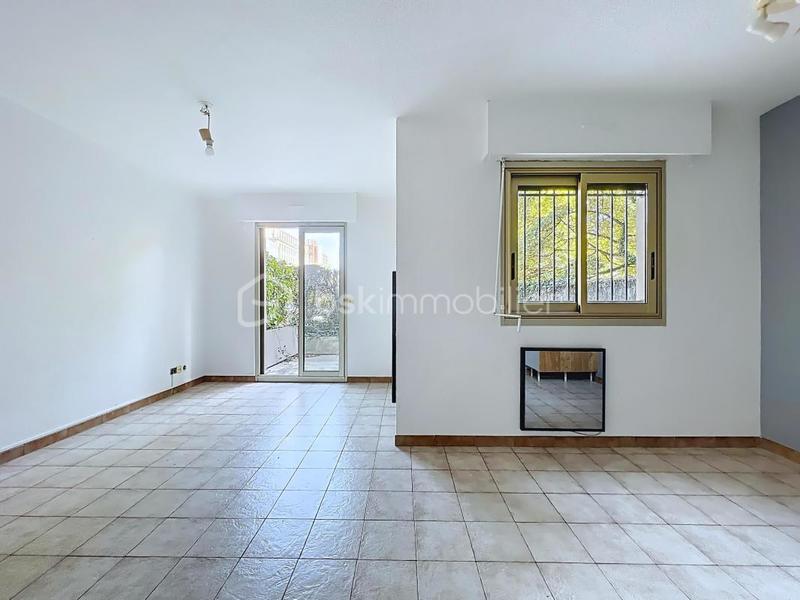 Studio - 28 m² - 1 pièce