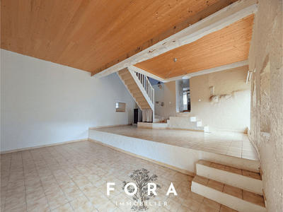 Maison - 104 m² - 5 pièces