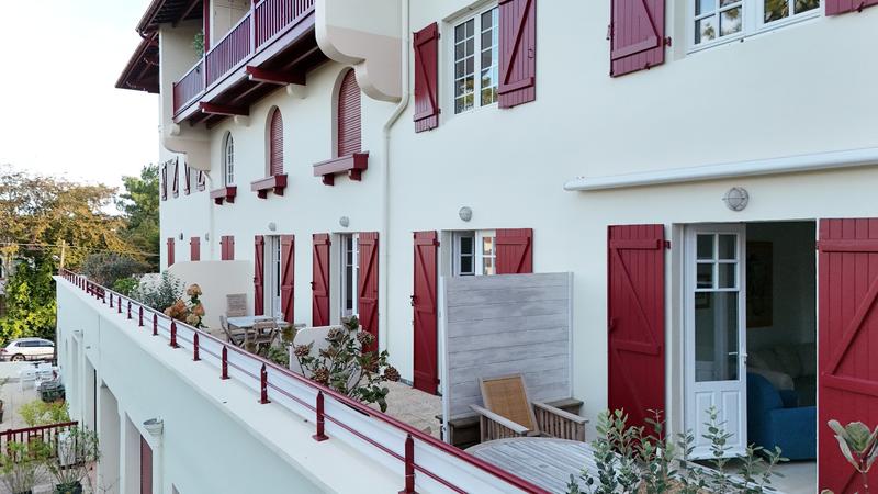 Appartement sur toit - 200 m² - 7 pièces