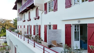 Appartement sur toit - 200 m² - 7 pièces