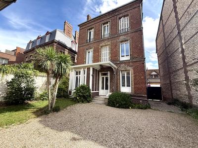 Maison - 160 m² - 8 pièces