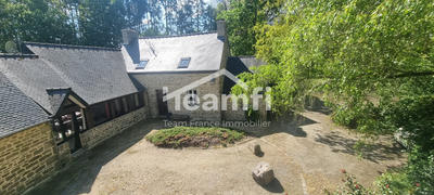 Maison - 230 m² - 8 pièces