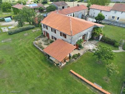 Maison - 270 m² - 11 pièces