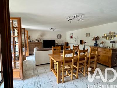 Maison - 200 m² - 7 pièces
