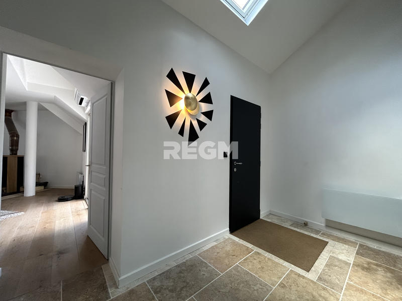 Maison - 205 m² - 7 pièces