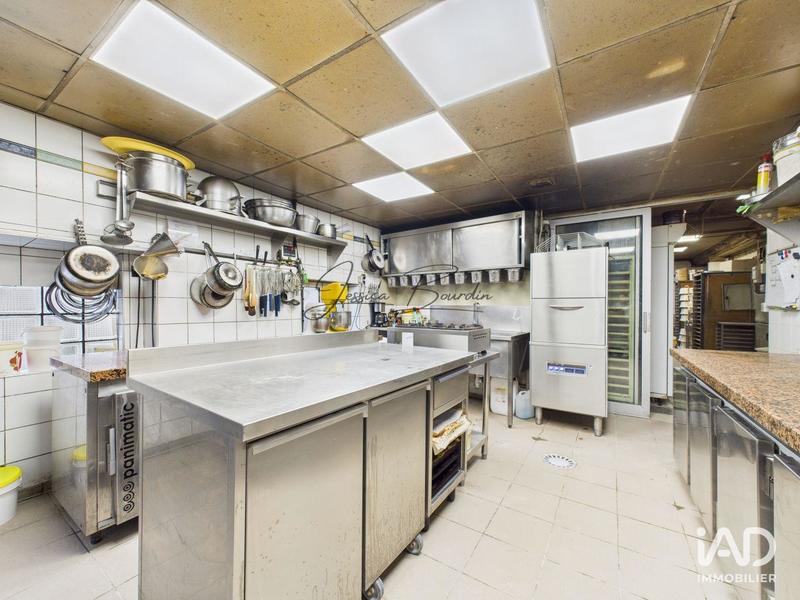 Local commercial - 244 m²