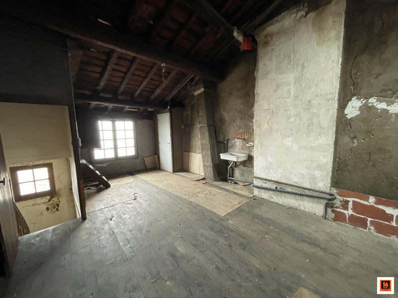 Maison ancienne - 101 m² - 7 pièces