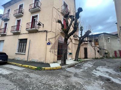 Maison - 400 m² - 11 pièces