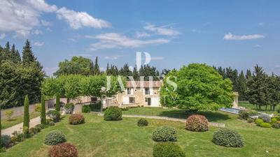 Maison - 275 m² - 6 pièces