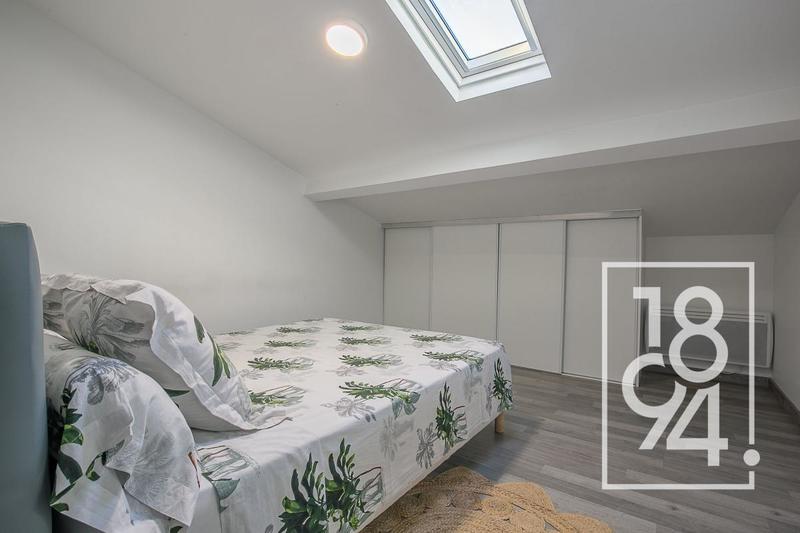 Maison - 211 m² - 10 pièces