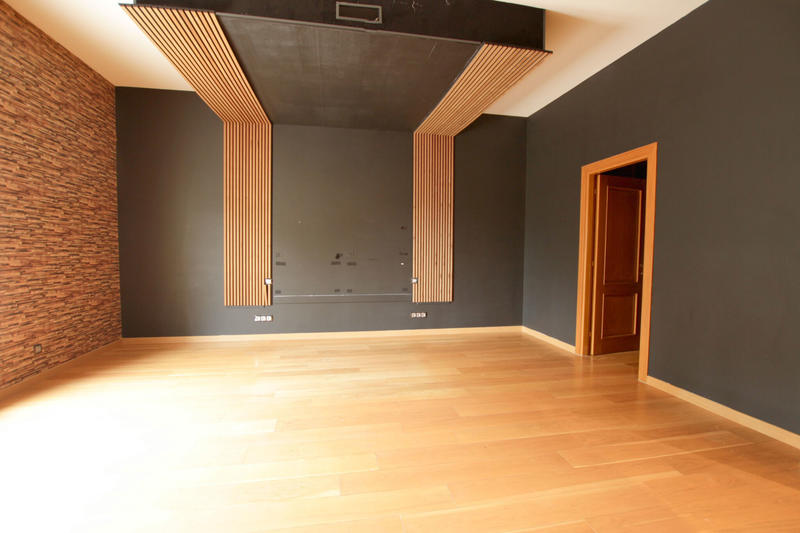 Maison - 337 m² - 5 pièces