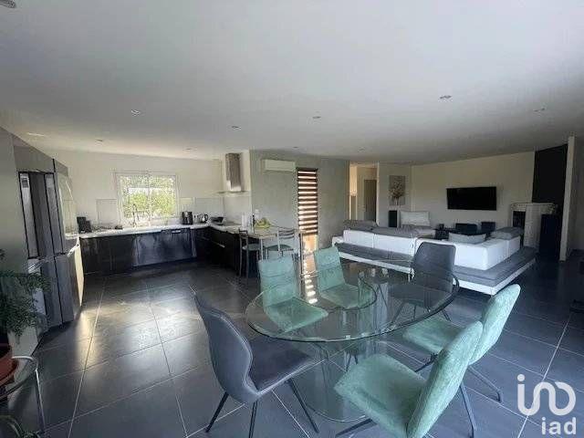 Maison - 140 m² - 5 pièces