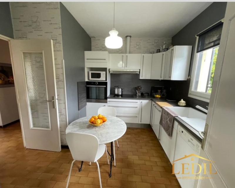 Maison - 97 m² - 5 pièces