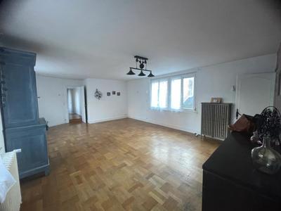 Maison - 238 m² - 11 pièces
